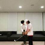 Kim Hee-chul Instagram – 운동 좀 해볼라고 골프채 구했는데 시작도 하기 전에 때려치게 생김🍒⛳🤔
.
.
YouTube 보고 열심히 연구해서 골프왕 김희철로 다시 태어나겠습니다👶🌻
.
.
골프도 학원 있나..?! 초등학교 때 컴퓨터 학원 가서 MS-DOS 배운 후로는 뭘 배운적이 거의 없어서….🤔🏤
.
.
#골프 #GOLF #골프선생님찾습니다 #신동이가아주멋있게잘치는듯 #올해는필라테스랑골프좀해봐야지 #활동왕김희철로변신하겠어