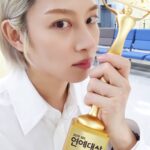 Kim Hee-chul Instagram – 요즘 힘든 일들이 많았었는데.. 정말 고맙습니다
저 뿐만이 아니라 모든 분들이 좀 더 행복할 수 있는 세상이 왔으면 좋겠습니다
.
.
아무 것도 없던 저를 연예인 김희철로 빛나게 해주신 수만쌤❤
그런 저를 지금까지도 응원해주고 바라봐주는 꽃잎, ELF💙
.
.
나중에 제가 결혼을 하던, 연예인을 그만두던, 그 어디에서 무엇을 하건..
감사한 마음 평생 갖고 은혜 갚으며 살도록 하겠습니다🤗🤩
