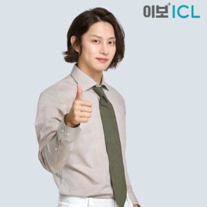 Kim Hee-chul Instagram - 나 갓 잘 어울리지?
갓희님🙈🙈

살면서 정말 잘했다고 생각하는 것 중 하나
렌즈삽입술😁😄

세상 모든게 뿌옇게 보이던 날들 안녕!!🤗
.
.
#내가찍은광고 #이보ICL #렌즈삽입술 #광고왕김희철