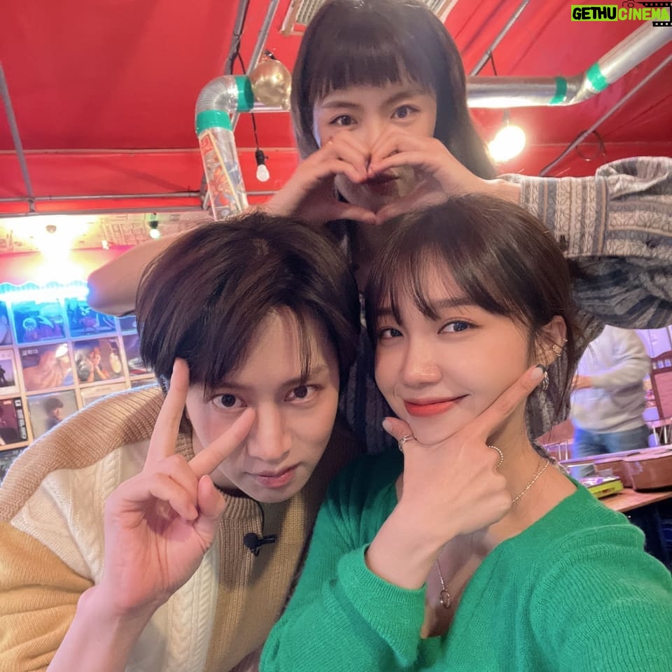 Kim Hee-chul Instagram - πΆπππ©π©π© . . #μ νΈλ¦¬νΈνμ΄ν° #μ κΎΌλμμ¬μλ€ #μ μμ§ #μ΄μ λΉ