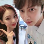 Kim Hee-chul Instagram - 오예! 에스파랑 사진 찍었다😍🤩 #aespa #에스파 #아는형님
