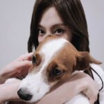 Kim Hee-chul Instagram – 주인을 버린 기복이🐶🐕
.
.
#aespa #아는형님