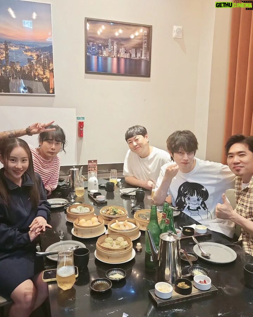 Kim Hee-chul Instagram - 사장님 귀는 당나귀 귀🐴 바로 그 식당!!🍜🫛🥢 . . #티엔미미 #정지선 #김조한 #라이머 #뮤지 #이진호 #조현아