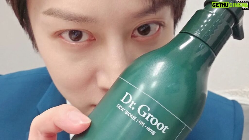 Kim Hee-chul Instagram - Dr. Groot 👨‍🦲👩‍🦲🚿👨‍🦱🧑‍🦱 올리브영 가서 "김희철 샴푸 주세요~" 하면 됨😘 . . #올리브영 #닥터그루트 #시카바이옴