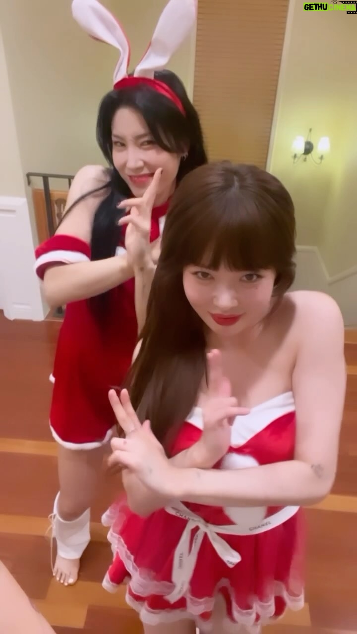 Kim Hyuna Instagram - Happy merry christmas ππ«Άπ»π β₯οΈβ₯οΈβ₯οΈ Seoul, Korea