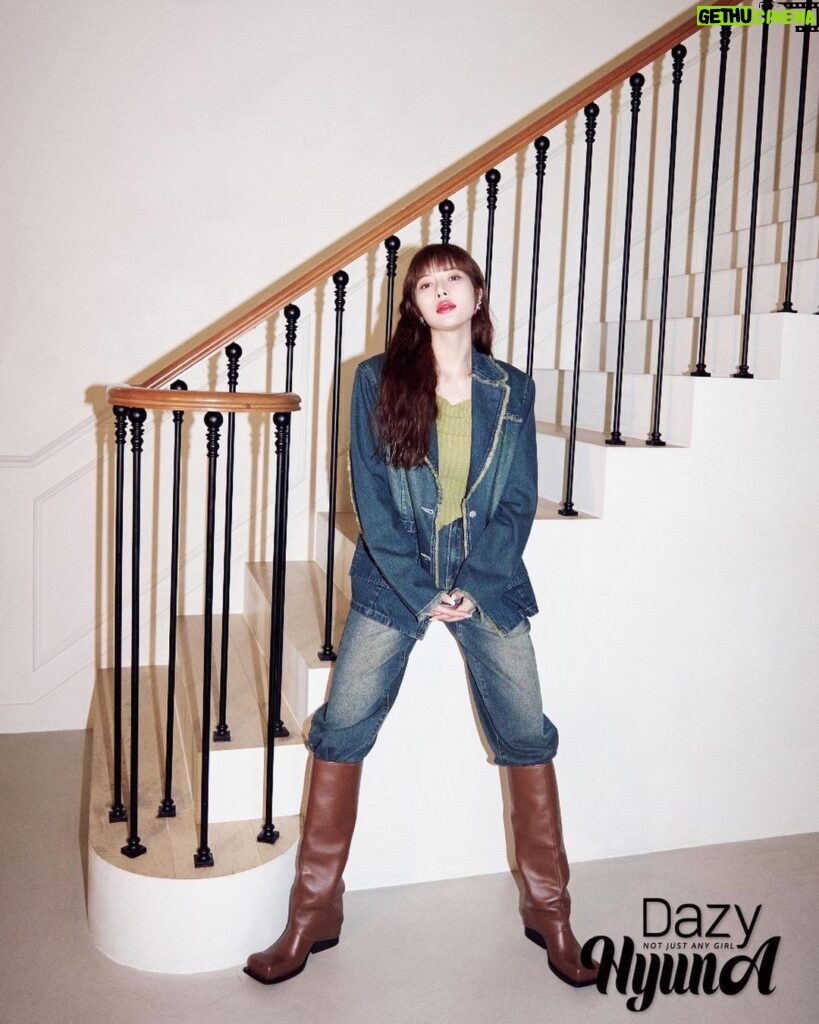 Kim Hyuna Instagram - Dazy&Cosmopolitan 🖤