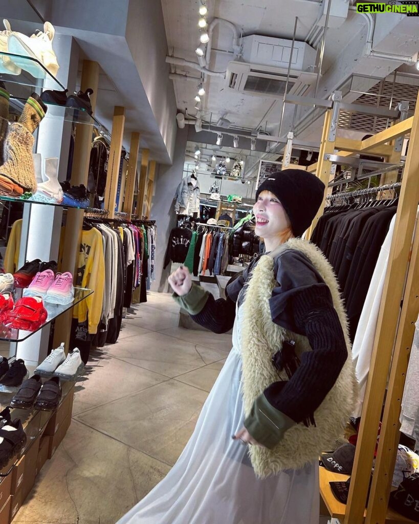 Kim Hyuna Instagram - 🗼