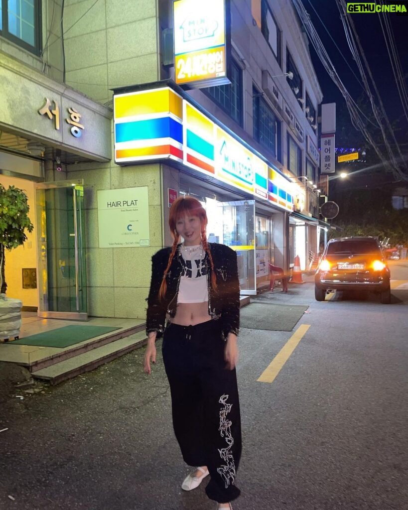 Kim Hyuna Instagram - 🤍