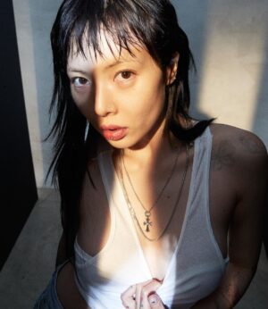 Kim Hyuna Instagram - 🤍🤍🤍