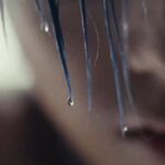 Kim Hyuna Instagram - 가장 예쁠 때의 너를 만나서 누가 뭐라 해도 뭐든 견딜 수가 있었어 괜찮아 난