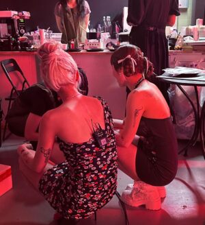 Kim Hyuna Instagram - 👩‍❤️‍💋‍👩✨