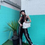 Kim Hyuna Instagram - 🫠🖤🖤🖤✨