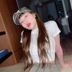Kim Hyuna Instagram - 🫠🤍✨