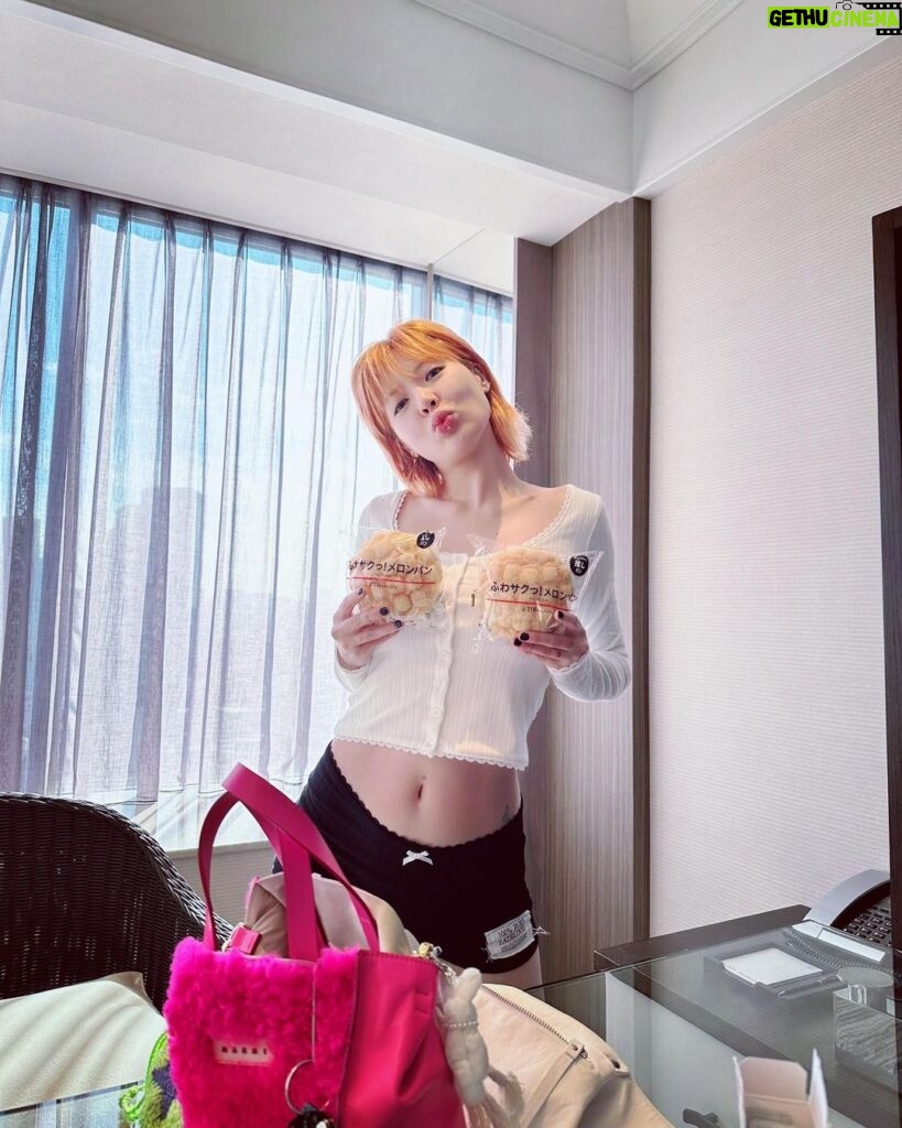 Kim Hyuna Instagram - 메론빵