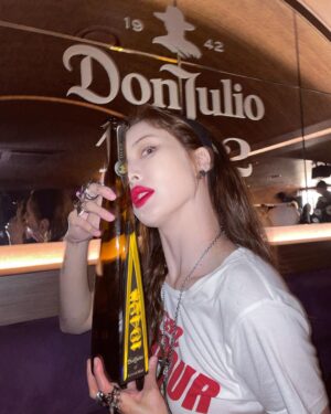 Kim Hyuna Instagram - 🥂