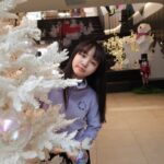 Kim Ji-Yu Instagram - 💜 @kokoyarn_official 12월 ... 아직 연말이 실감이 안나는 건... 기분탓?? 부들부들 이쁘고 편한 💕 💗만능 코코얀 옷 입고 여기저기 마실 중인 김지유♡ #코코얀 #주니어옷 #주니어의류 #초딩룩 #등교룩 #주니어옷추천 #등교룩추천 #일상