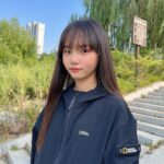 Kim Ji-Yu Instagram - ☀️ #광고 @ng_apparel.kids 눈부시다고 눈물모으기 있긔없긔??😎 아침저녁으로 드디어 시작된 일교차👒 가을이 오긴오나봐요🍂 찬바람이 불기 시작해도 #내셔널지오그래픽키즈 베이직한 우븐 트레이닝 셋업만 있으면 넘 든든하지요😻 발수가공 처리된 나일론스트레치 소재 사용으로 야외황동에 더더더 적합한 착한 옷!!! 올 가을도 #내셔널지오그래픽과 함께 해요‼️ #키즈트레이닝복 #주니어트레이닝세트 #키즈바람막이 #키즈아노락 #키즈조거팬츠 #키즈이우터 #주니어코디 #주니어옷 #키즈옷 #키즈코디