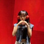 Kim Ji-Yu Instagram - 💗 잔소리 듣기 싫어서 계속 끼고 있는거 아니지??🤔 모처럼 쉬는 주말인데 엄마도 좀 쉬면 안되는거야? ……. #요즘 #음악사랑 #김지유 #주말일상