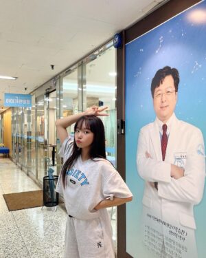 Kim Ji-Yu Instagram - 🌱

#성장정기검진 
방학동안 규칙적이지 못해서
걱정 많았는데
또 쪼큼 크긴  했구나^^
이번 달도 또 소즁한 1cm💕
약 잘 챙겨먹고
운동 더 열심히 해서
부지런히 자라자

#하이키한의원 #키성장관리 #하이키한의원강남점 #감사해요 🌟