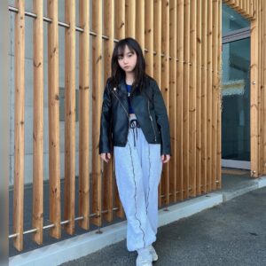 Kim Ji-Yu Instagram - 🖤
앞머리 길러볼깡