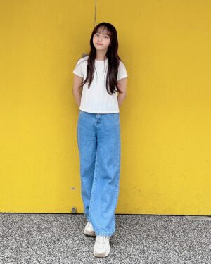 Kim Ji-Yu Instagram - 💛
#어제 #퇴근길

요새 오동통 살 오른 찌유🫣
이쁜 이모가
170으로 찍어주셨당 😆😁🥰

#김지유 #주말일상 #즐거운하루💕 
#살들아 ~ #키로갈꺼지 ?? 😅😆