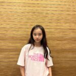 Kim Ji-Yu Instagram - 💓#제품제공 오우~~ 왜 이렇게 더운가요??? 💜덥지만 어디로든 떠나고 싶기도 하고~ 그냥 에어컨 밑에서 뒹굴거리고도 싶은~ 그런~~~ 질풍노도의 7월이 시작됐네요~ 옷 너무 이쁘죠?💙 요즘 교복처럼 입고 입는 #노스페이스키즈 데일리 올 트레인 크루세트에요. 🩵 폴리 스판사를 사용해 신축성이 좋고, 항균처리가 되어 있어 여름철 땀냄새도 잡아주지요^^🧡 티셔츠와 팬츠가 함께 구성되어 있어서, 등교룩으로도 캠핑룩으로도 마실룩으로 !! 💛딱이네요^^ 남은 여름 노스페이스 키즈 셋업과 함께 시원하고 이쁘게 보내자구요~~^^ @thenorthfacekids.kr ❤️ #노스페이스 #노스페이스키즈 #키즈올트레인크루세트 #키즈세트 #남자아티셔츠 #여아티셔츠 #키즈크루세트 #남아반바지 #여아반바지 #키즈패션 #키즈옷추천 #남아옷추천 #여아옷추천 #키즈여름옷 #키즈여름코디