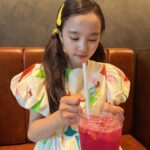 Kim Ji-Yu Instagram - 💛 어려보이려고 쌩쇼한 날~ 쇼로 끝났던 하루👋🏻 #그랬거나저랬거나 #즐거운초딩 #혼자서도잘놀아 #묵찌빠묵찌빠✊✌️✋ #어서와이런맛은처음이지 #사랑에빠진 #잼민이 #망고용과레모네이드스타벅스리프레셔 #달달구리💕