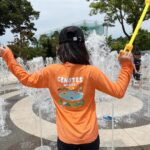Kim Ji-Yu Instagram - 오늘도 내셔널과 함께 ~~ 🧡 어디든 간댔죠?😃😅😅 동네 바닥분수 접수한 초5언니😅 애기들 오면 양보하쟈~~~😍😍 @ng_apparel.kids #내셔널지오그래픽키즈 #내셔널지오그래픽 #키즈래쉬가드 #여아래쉬가드 #남아래쉬가드 #여아수영복 #남아수영복 #키즈수영복 #키즈샌들 #여아샌들 #남아샌들 #키즈신발 #주니어신발 #남아신발 #여아신발 #주니어옷 #주니어코디 #키즈옷 #키즈코디