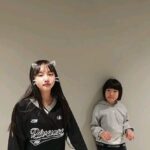 Kim Ji-Yu Instagram - 🍏 E언니와 I 동생 따뜻한 기모안감이 덥지 않은 날씨 이쁜 애플핑크 옷 같이 입고 마실 댕겨왔지요^^ #애플핑크쥬니어 #제이씨비쥬니어 #이쁜쥬니어 #협찬 #서포터즈 #applepink #JCB #애플핑크네이버스토어팜open @applepinkgirls @applepink_girls @jcbjuniorsofficial
