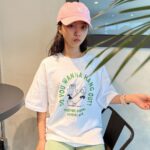 Kim Ji-Yu Instagram - 🤍비야~ 다 온거늬~~~☔️ 어디론가 떠나지 못한 연휴의 끝자락 그래도 날씨가 점점 맑아지고 있어서 다행🥰😊 #인디비주엘 오리진 반팔 티셔츠 입고 오후에는 보드도 타자~~😁 @individuel.kr #제품협찬 #주니어티셔츠 #초등학생티셔츠 #초등학생반팔티 #남아티셔츠 #여아티셔츠 #주니어반팔티 #주니어옷