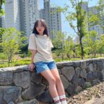 Kim Ji-Yu Instagram - @ng_apparel.kids #광고 더 더워지기 전에 나름대로 봄 만끽🌸 내셔널과 함께 소소한 행복 느끼면서 하루하루 알차게 보내고 있어요^^ #키즈티셔츠 #주니어티셔츠 #여아반팔티 #남아반팔티 #남아티셔츠 #여아티셔츠 #키즈샌들 #여아샌들 #남아샌들 #키즈신발 #주니어신발 #남아신발 #여아신발 #주니어코디 #주니어옷 #키즈옷 #키즈코디 #오오티디