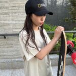 Kim Ji-Yu Instagram - @ng_apparel.kids #광고 더 더워지기 전에 나름대로 봄 만끽🌸 내셔널과 함께 소소한 행복 느끼면서 하루하루 알차게 보내고 있어요^^ #키즈티셔츠 #주니어티셔츠 #여아반팔티 #남아반팔티 #남아티셔츠 #여아티셔츠 #키즈샌들 #여아샌들 #남아샌들 #키즈신발 #주니어신발 #남아신발 #여아신발 #주니어코디 #주니어옷 #키즈옷 #키즈코디 #오오티디