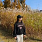 Kim Ji-Yu Instagram - 🍁 얼굴 좀 보여줘~~~~ 이른 아침... 계속 얼굴가리는 초5 #영화 #크랭크인 #화이팅