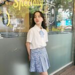 Kim Ji-Yu Instagram - 😽 편한 트레이닝 복을 즐겨입는 지유도 가끔 언니언니이고 싶을 때 _ #애플핑크주니어 #스쿨룩 🎒을 입어요😁 하늘하늘한 시원한 소재에 밴딩도 이쁘고 편해서 오디션 갈 때도 딱✔️ 교복으로 자주 입을 것 같아요😘😘⭕️ . @applepinkgirls @jcbjuniors . #주니어의류 #등교룩 #애플핑크 #제이씨비주니어 #교복스타그램 #이쁜데편해 #데일리