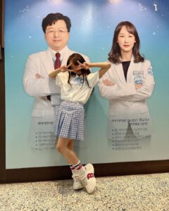 Kim Ji-Yu Instagram - 🌱 한달에 한번 꼭 하는💕 #성장체크✔️ 하고 왔지유^^ 다음 달 검진때도 쑤~욱 🌱커있기~~💪🏻💪🏻 @highki_1992 . #하이키한의원 #하이키한의원강남점 #성장검사 #키컸으면 #다모여라 #하이키 💕