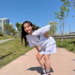 Kim Ji-Yu Instagram - 💚 5월 시작💕 근로자의 날인데 왜 학교는 쉬었을까요~~^^;; 덕분에? 주말 연장이었던 월요일😅🤗 아이들과 산책도 하며 또 즐거운 시간🙈을 보냈어요😅 . 오늘 가볍고 편안한 산책룩으로 딱이었던 #지오다노 #반팔셋업 ! 학교갈 때 학원갈 때도 너무 편하게 입을 것 같네요🎈 . 👉🏻 @giordanojunior_kr #협찬 #지오다노주니어 #주니어의류 #등교룩 #초딩일상 #데일리그램 #편한게최고 #일상