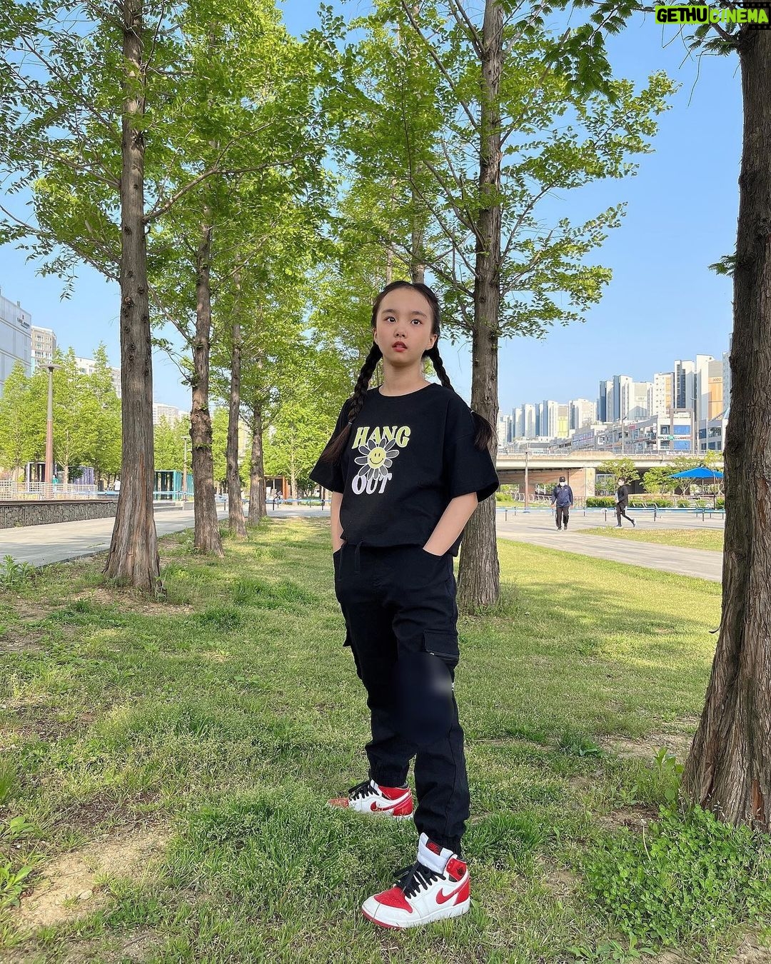 Kim Ji-Yu Instagram - ๐ณ ๋ฐ๋ ๋งค๋ ฅ ๊ฐ๋๐ ์
๊ธฐ๋ง ํด๋ ๊ธฐ๋ถ ์ข์์ง๋ #์ธ๋๋น์ฃผ์ #๋ธ๋ญํฌํฐ์
์ธ ์๊ณ ์๋ ๊ฝ๊ทธ๋ฆผ ์ฒ๋ผ ์ฐ์ ์๊ฒ๋ ์๋ ์ผ ๊ฐ๋ํ๊ธธ ๋ฐ๋๋ด
๋๋คโฅ๏ธ #์ฃผ๋์ดํฐ์
์ธ #์ฌ์ํฐ์
์ธ #์ฌ์๋ฐํํฐ #์ฌ์ํฌ๋กญํฐ #์ฃผ๋์ดํฌ๋กญํฐ #์๋ํฌ๋กญํฐ #ํค์ฆํฌ๋กญํฐ @individuel.kr