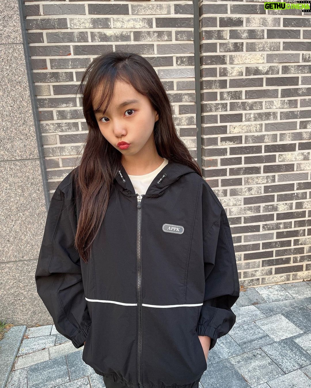 Kim Ji-Yu Instagram - π€ (μ머리 κΈ°λ₯΄λ μ€μ΄λΌ~~^^;; μ΄ν΄μ΄ν΄μ΄ν΄~~~~^^;;;) . . λμ λ€ μΆμ λ€ μ...μ§μ§ μμ¦ λ μ¨!! κ°λ²Όμ΄ λ°λλ§μ΄ νμλ€μ π€ νλλ λ§μ μ°μ μ νκ΅ μ²«λ§λπ’ βμλ§! μ΄ λ°μ§ μ§±μ΄μΌ~~ λ°μ°¨κΈ°λ κ°λ₯ν΄~~ μ«μ« λμ΄λ~~~β π
π
νκΆλλ μνλλ° λ°μ°¨κΈ°λ μ νκ³ λ€λλ건λ°~~π
π«£π«£ @applepinkgirls @jcbjuniors