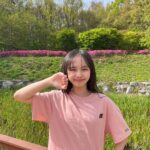 Kim Ji-Yu Instagram - 🌸 #광고 . 가벼운 차림에 무심하게 툭~ 🌸 산뜻하고 편안해서 간절기 데일리룩으로 활용도 높은 티셔츠와 바람막이 입고 매일매일 봄을 느끼고 있어요😀😀 . 17일 부터 내셔널지오그래픽 SNS에서 #지구의날 🌏이벤트 중이래요 우리 참여하러 가볼까요~~^^ ➡️ @ng_apparel.kids . . #내셔널지오그래픽키즈 #내셔널지오그래픽 #키즈바람막이 #키즈점퍼 #주니어바람막이 #남아바람막이 #여아바람막이 #키즈티셔츠 #주니어티셔츠 #여아반팔티 #남아반팔티 #남아티셔츠 #여아티셔츠 #주니어코디 #주니어옷 #키즈옷 #키즈코디