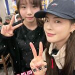 Kim Ji-Yu Instagram - (삭제됐데요 ㅜㅜ 다시 올려요...ㅜ 소중한 댓글주신 분들 감사하고 죄송함돠^^:;;;) ❤️ 2023년 마지막 주말 저녁을 너무 좋으신 분들과 함께 할 수 있어 영광이었습니다^^ 새해 복많이 받으시고 행복과 건강이 가득한 2024년 되시길 바랍니다^^ 모두모두 행복하세요💕 #이선빈 배우님 💙 💛#한수아 배우님 #김민석 배우님💚 🤍#류경수 배우님 #전익령 배우님🧡 🤎#김수진감독님 즐거운 #영화쫑파티 🎈 #영화가좋다 🎬💜