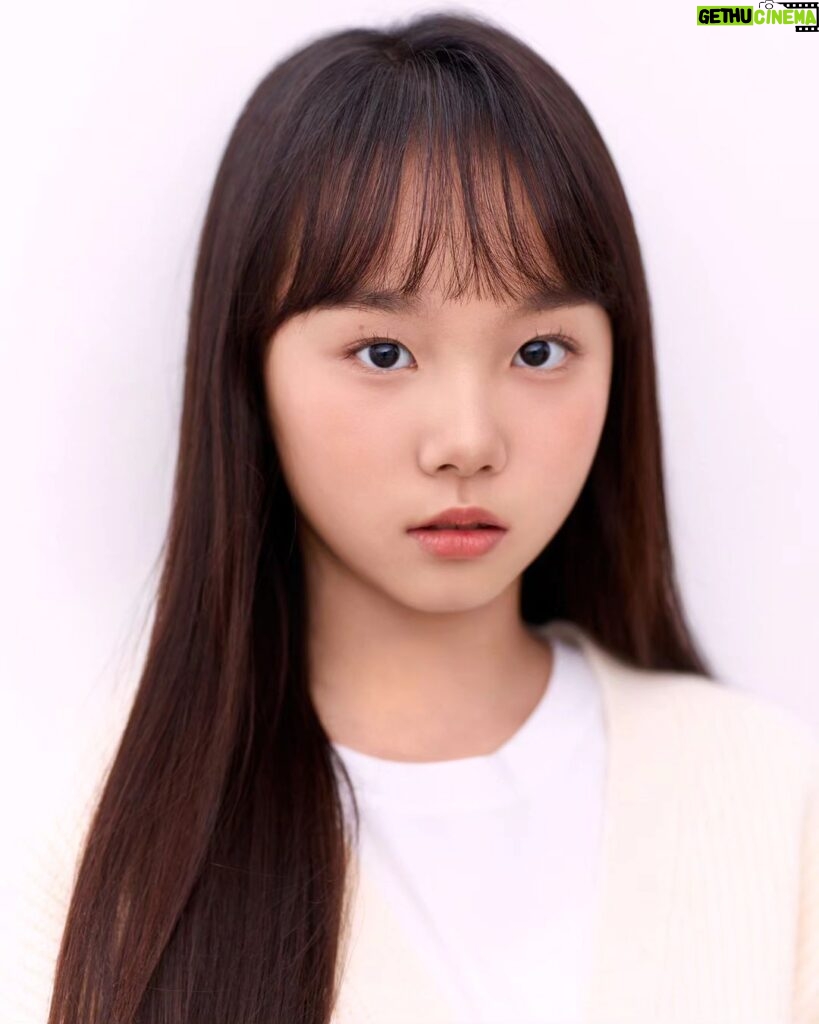 Kim Ji-Yu Instagram - 첫사랑 컨셉? 🤣 #청순하고싶다 #김지유