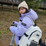 Kim Ji-Yu Instagram - 🎒 #제품협찬 @ng_apparel.kids 방학만 기다리고 있는 우리집 초딩이에요^^ 뭐하려고?????🙄😬 가방 넘 이쁘지요??💕 깔끔한 디자인은 말할 것도 없고 훌륭한 내구성에 쿠션감 좋은 에어메쉬 등판으로 편안한 착용감까지!! 다가올 2024년 새학기를 멋지게 맞이할 준비 다 되었다구욤😄‼️ #내셔널지오그래픽키즈 #내셔널지오그래픽 #키즈백팩 #키즈가방 #키즈키즈백팩추천 #학생가방 #신학기가방 #신학기백팩 #고학년가방