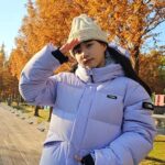 Kim Ji-Yu Instagram - ❣️ #광고 @ng_apparel.kids 언제나 든든한 ‼️ #내셔널지오그래픽키즈 패딩~~! 지유는 루즈하게 입고 싶어서 160사이즈를 선택했더니 숏패딩이 아니라 반패딩으로 입고 있어요~^^ 엉덩이까지 따숩게 덮어서 더더 좋아요~~ ✔️R.D.S 인증 덕다운을 사용한 실용적인 다운점퍼로 베이직한 핏감과 디자인이라 데일리룩으로 딱!이쥬~^^ 🤩가볍고 따뜻한 #내셔널지오그래픽 숏패딩과 방한화가 있어 이번 겨울도 든든합니다용!^^ 세상에 하나뿐인 와펜도 선물받고 기분좋은 겨울맞이 중이에요🎈🎁 #키즈숏패딩 #키즈패딩 #남아패딩 #여아패딩 #주니어패딩 #키즈신발 #키즈방한화 #남아신발 #여아신발 #키즈겨울신발 #키즈겨울아이템 #키즈옷 #키즈코디 #주니어옷
