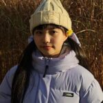 Kim Ji-Yu Instagram - ❣️ #광고 @ng_apparel.kids 언제나 든든한 ‼️ #내셔널지오그래픽키즈 패딩~~! 지유는 루즈하게 입고 싶어서 160사이즈를 선택했더니 숏패딩이 아니라 반패딩으로 입고 있어요~^^ 엉덩이까지 따숩게 덮어서 더더 좋아요~~ ✔️R.D.S 인증 덕다운을 사용한 실용적인 다운점퍼로 베이직한 핏감과 디자인이라 데일리룩으로 딱!이쥬~^^ 🤩가볍고 따뜻한 #내셔널지오그래픽 숏패딩과 방한화가 있어 이번 겨울도 든든합니다용!^^ 세상에 하나뿐인 와펜도 선물받고 기분좋은 겨울맞이 중이에요🎈🎁 #키즈숏패딩 #키즈패딩 #남아패딩 #여아패딩 #주니어패딩 #키즈신발 #키즈방한화 #남아신발 #여아신발 #키즈겨울신발 #키즈겨울아이템 #키즈옷 #키즈코디 #주니어옷