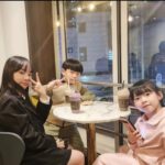 Kim Ji-Yu Instagram - 🩷 귀여운 동생들과 함께^^* 회식 후💕 우리 #김지유 이제 진짜 형님이구나😅🥰 동생들하고 있으니 ㅋㅋ 티가 팍팍~~~~~ 💜 #감사합니다 #퐛팅 💪🏻 Posted @withregram • @jjwang_rose119 #반가워👋 . . . 오디션 준비부터 어렵지만 재미있는 연기에 어떤 작품인지 궁금했었는데,,, 시나리오부터 준비까지 넘 흥미로운 작품😚👍 오늘 오픈된 기사를 보니 더 기대되네요❤️ 시작을 알리는 고사와 회식 자리까지 함께😁 좋은 자리에 초대해주셔서 감사합니다🙏 비록 촬영장에서 만나지는 못하지만,,, 지유 누나, 예봄이도 반가웠어요😍 . . . #키즈모델#아역배우 #안석현#아역배우안석현 #상업영화#캐스팅#두근두근💕 #잘준비해서보여드릴게요🙌 #화이팅‼️#영화가좋다🎬
