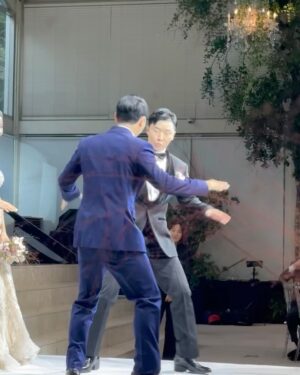 Kim Ji-min Instagram - 우리 쌍둥이 상호오빠! 첫째라고 먼저가는 친절한 형!
다컸네 다컸어! 업어키운적도 없는데 왜이렇게 키운정이 느껴지는지🥰 잘살어~ 와이프 내조잘해주고!목쉬어서 소리도못지르고 축하도 제대로못했네!다시뭉치자!
#쌍둥이#이상호#가족들끼무엇!👍🏻