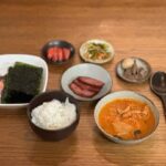 Kim Ji-min Instagram – 백만년만에 손수차린 집밥!
배달음식 지겨워서 후~~ 나 요리 잘하네?
#참치찌개#햄#밥솥밥#명란젓#달래무침#장조림#김