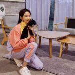 Kim Ji-min Instagram - 우리 혜린이가 디자인한 뮬 선물받고 뛰어보자 팔짝🎶🎵넘 예쁘다~고맙고 사랑훼💕 #spp