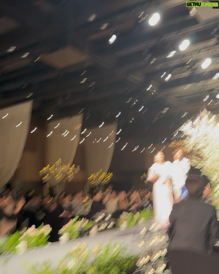 Kim Ji-min Instagram - 븐아 다해야 결혼축하해^^참빨리도 올리지?ㅋㅋ먼저가~💕 #세븐#이다해#결혼#축가#임재범#거미#태양#바다#세븐