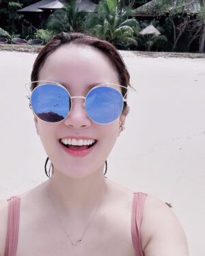 Kim Ji-min Instagram - 으른~되고 첫 가족여행 in코타키나발루
설연휴 고생하신 엄마 모시고 세 딸들이 벌린
번개여행🛫✈️
마지막 3일은 샹그릴라-라사리아 호텔에서
한발짝도 안나왔다 
#가족여행#코타키나발루#shangrilarasariaresort#샹그릴라라사리아#한국날씨실화냐❄️